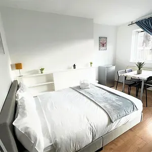 Guest house Stepney 17 Double Bedrooms, London