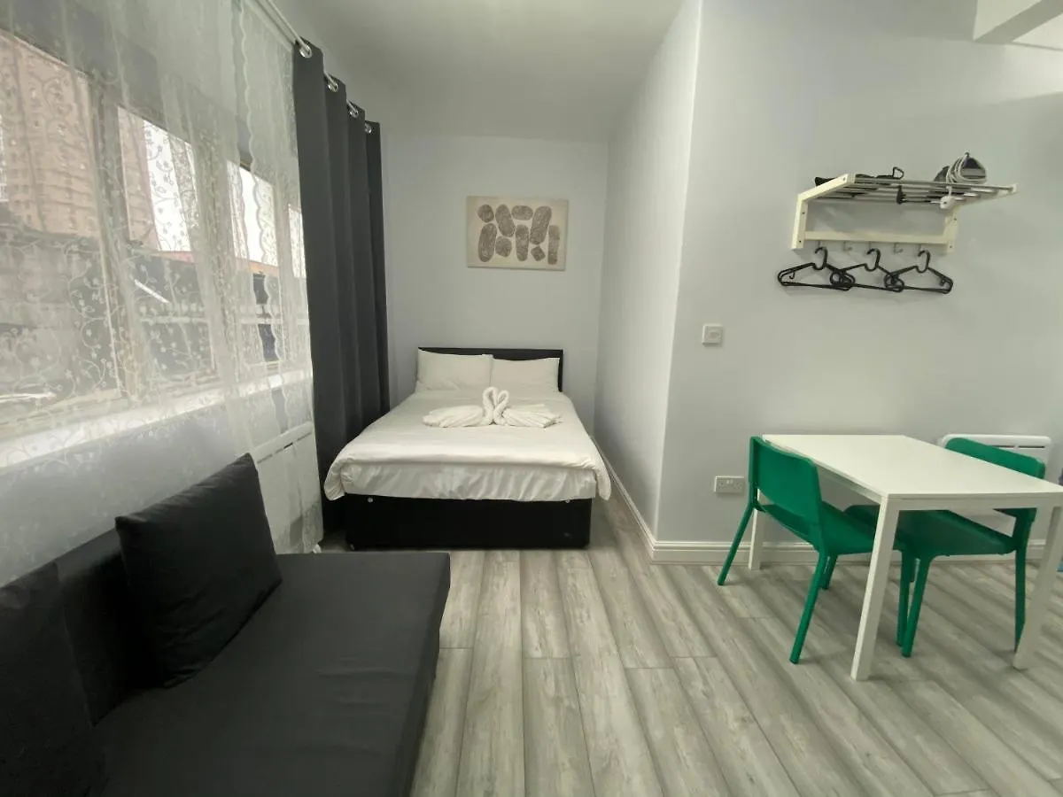 Guest house Comfortable - Cosy - Budget Studios In City Center London