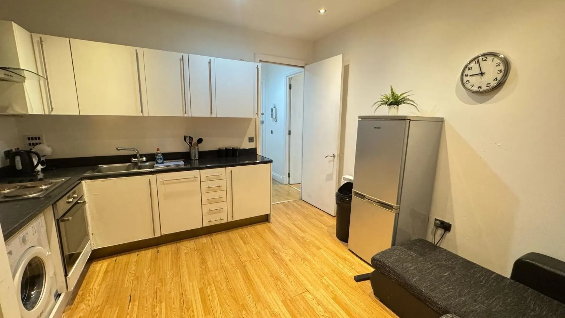 Guest house Comfortable - Cosy - Budget Studios In City Center London
